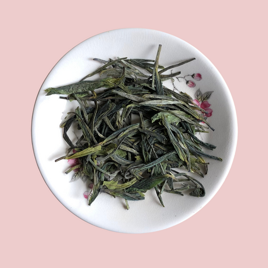 Premium Long Jing loose leaf green tea leaves by ArtTeas®