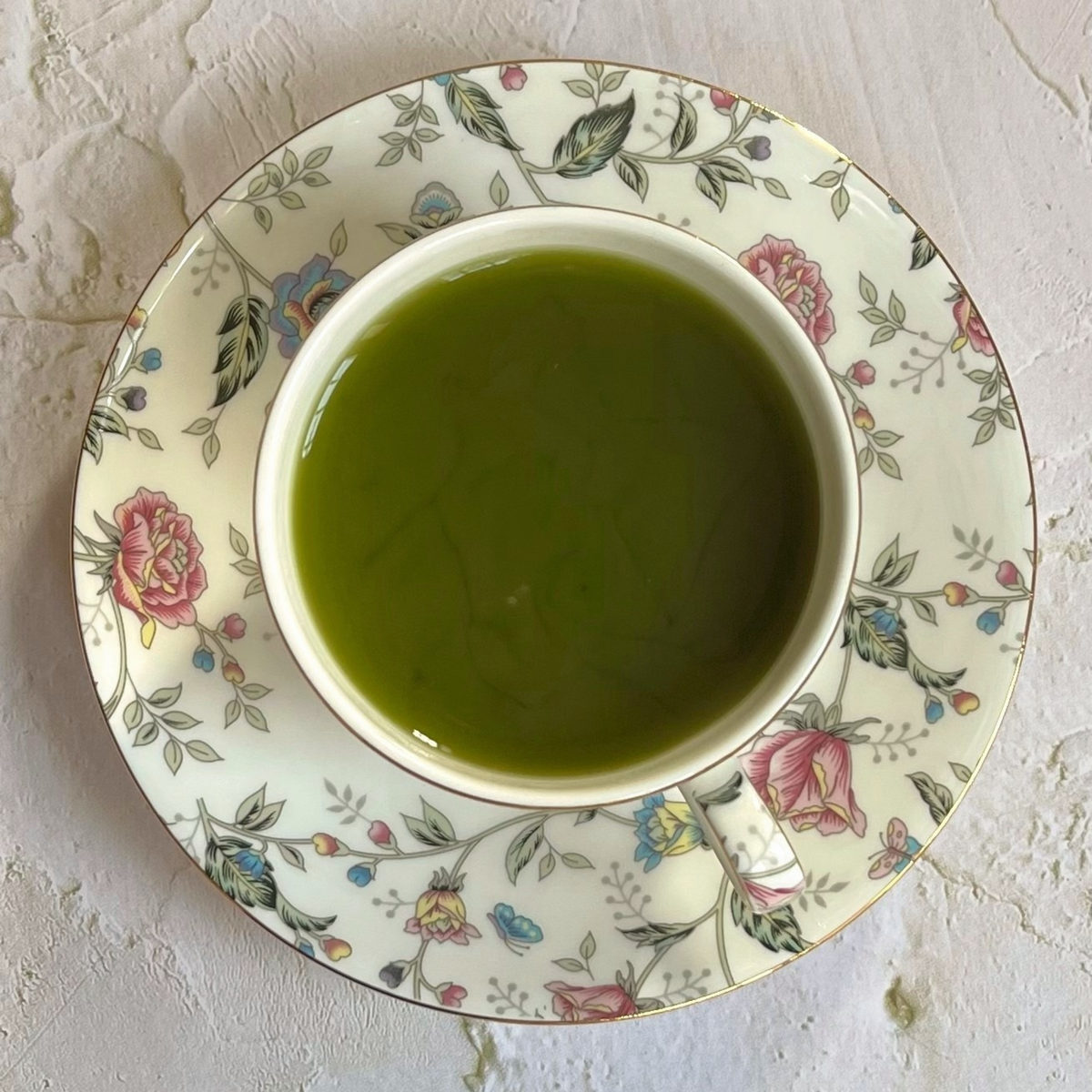 Prepared Berry Matcha Green Tea with frothy finish