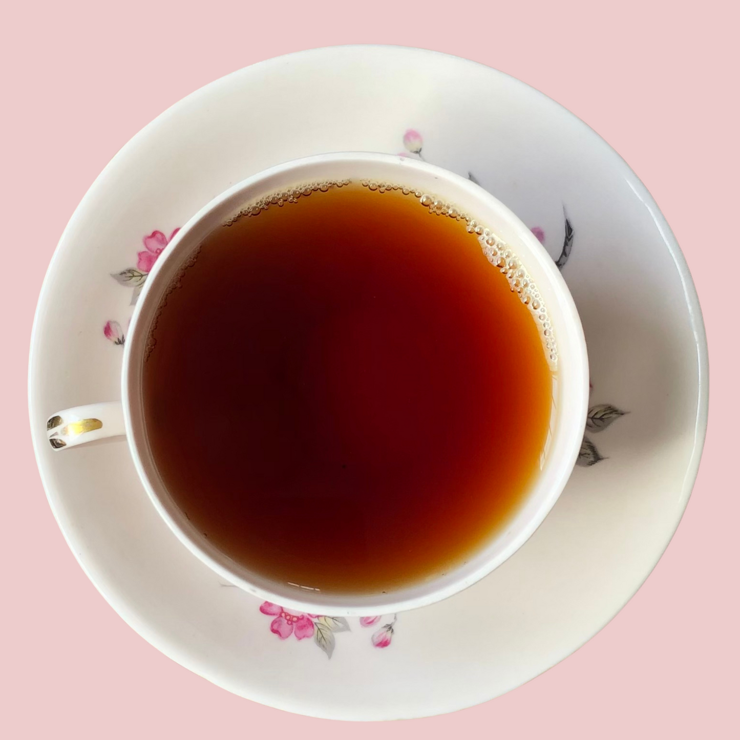 Golden amber liquor of ArtTeas®  Organic Darjeeling Second Flush Tea