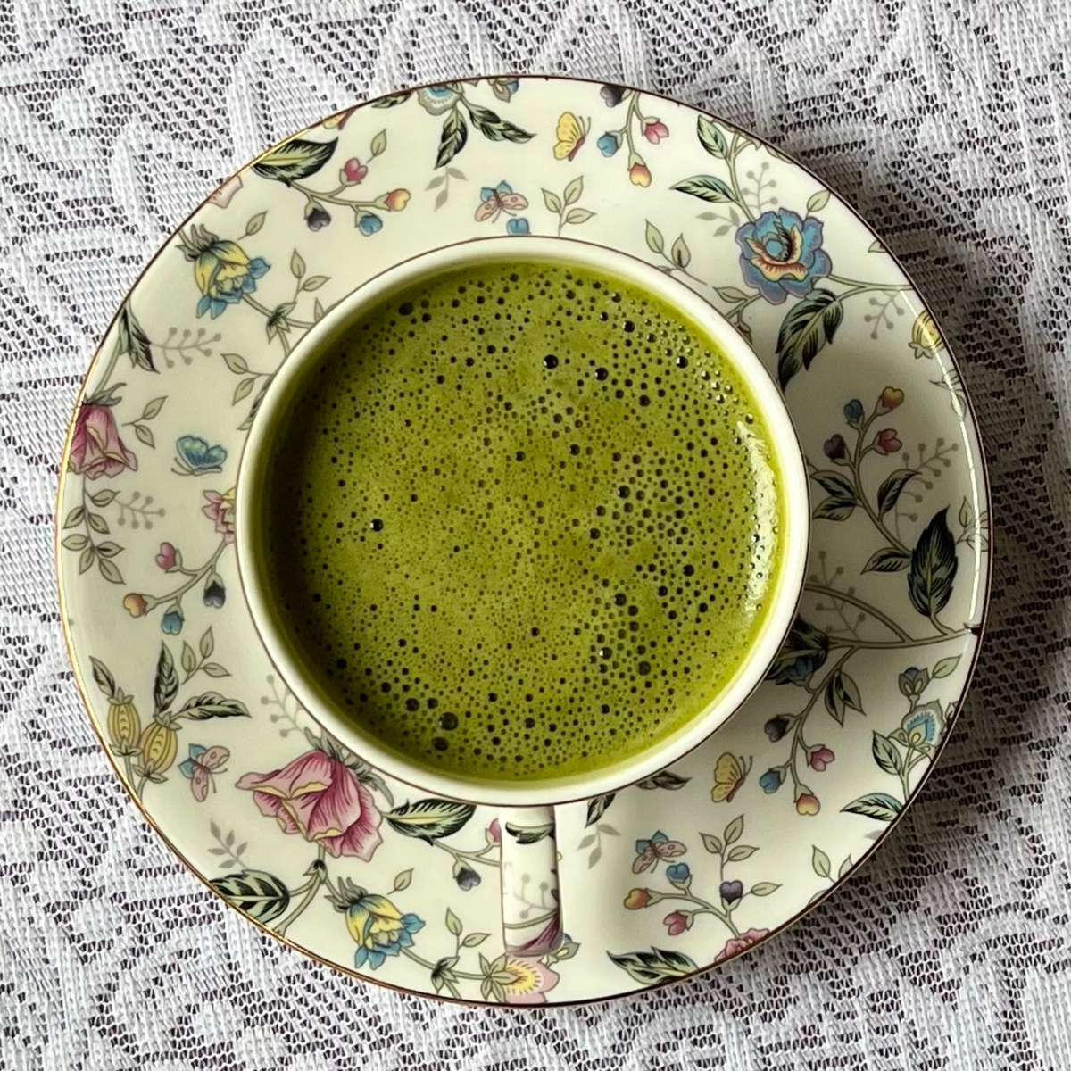ArtTeas® Brewed Lemongrass Ginger Matcha Green Tea in a ceramic cup