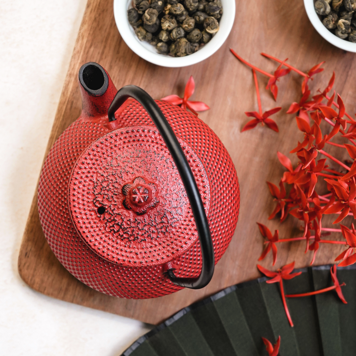 ArtTeas® Lady Read cast Iron teapot styled with botanicals - premium Japanese Tetsubin teapot gift India